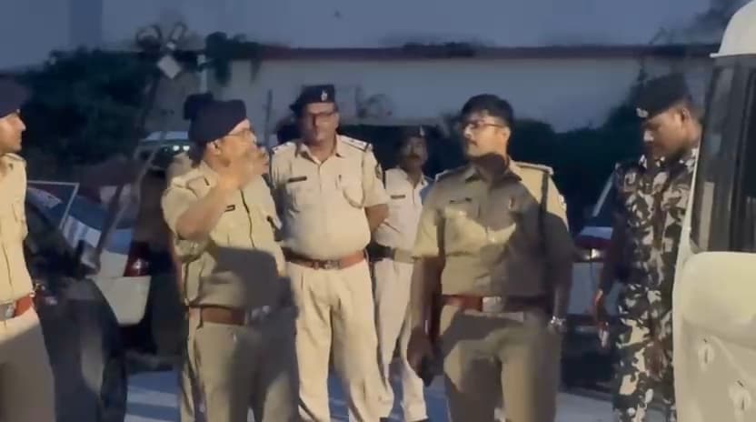 कैमूर के नए SP का एक्शन : कुदरा थाना में दिए सख्त निर्देश; बोले- अपराध नियंत्रण और हर शिकायत पर तुरंत कार्रवाई जरूरी