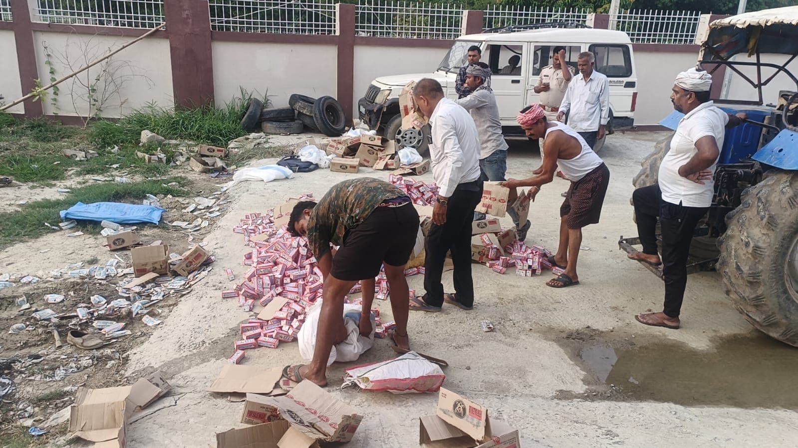सीवान के पुलिस मालखाने में रखी 562 लीटर से अधिक शराब नष्ट, मजिस्ट्रेट की मौजूदगी में असांव थाने में हुई कार्रवाई