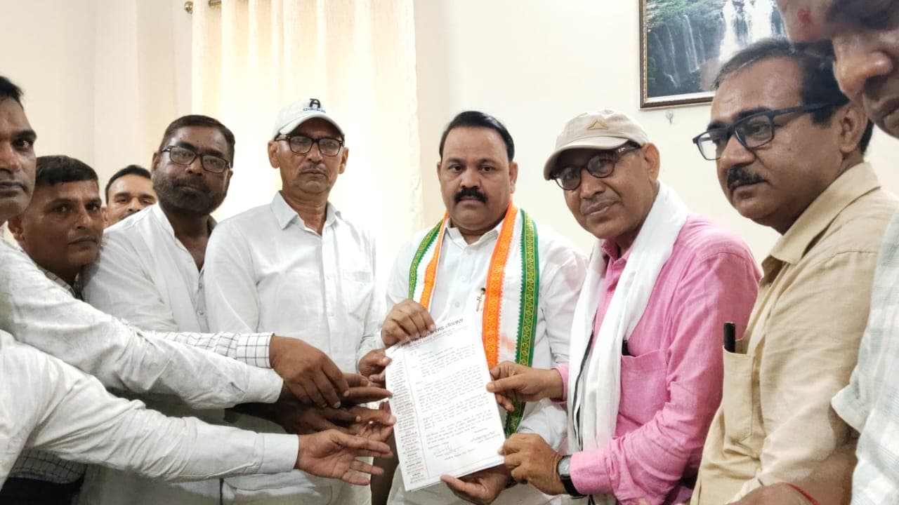 Rohtas Teachers' Protest: Demand for TET exemption for teachers appointed Rohtas Teachers' Protest: Demand for TET exemption for teachers appointed