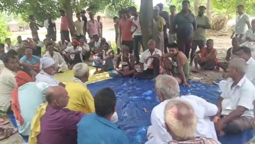 वैशाली: सूखे नशे के बढ़ते कारोबार के खिलाफ ग्रामीणों ने खोला मोर्चा, पंचायत में जागरूकता अभियान चलाने का संकल्प लिया