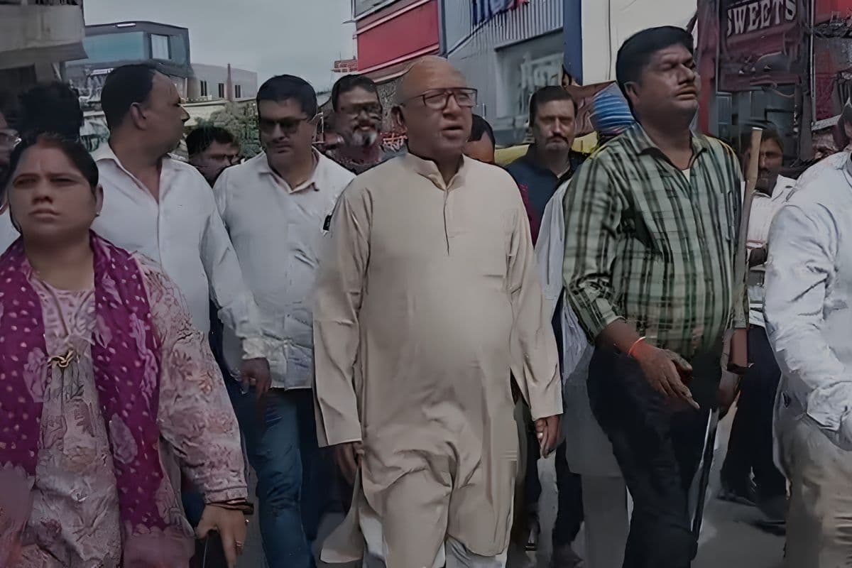 हिमांशु सिंह हत्याकांड: जमशेदपुर बंद के समर्थन में सड़क पर उतरे सांसद और विधायक 