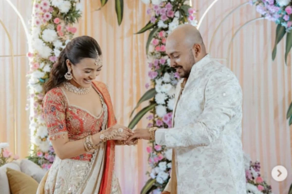 सगाई के 4 महीने बाद रिश्ते में दरार? पृथ्वी शॉ को मंगेतर आकृति अग्रवाल ने किया अनफॉलो