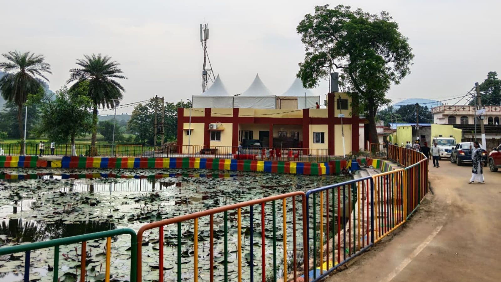 नेमरा पैतृक आवास में हो रही तैयारी