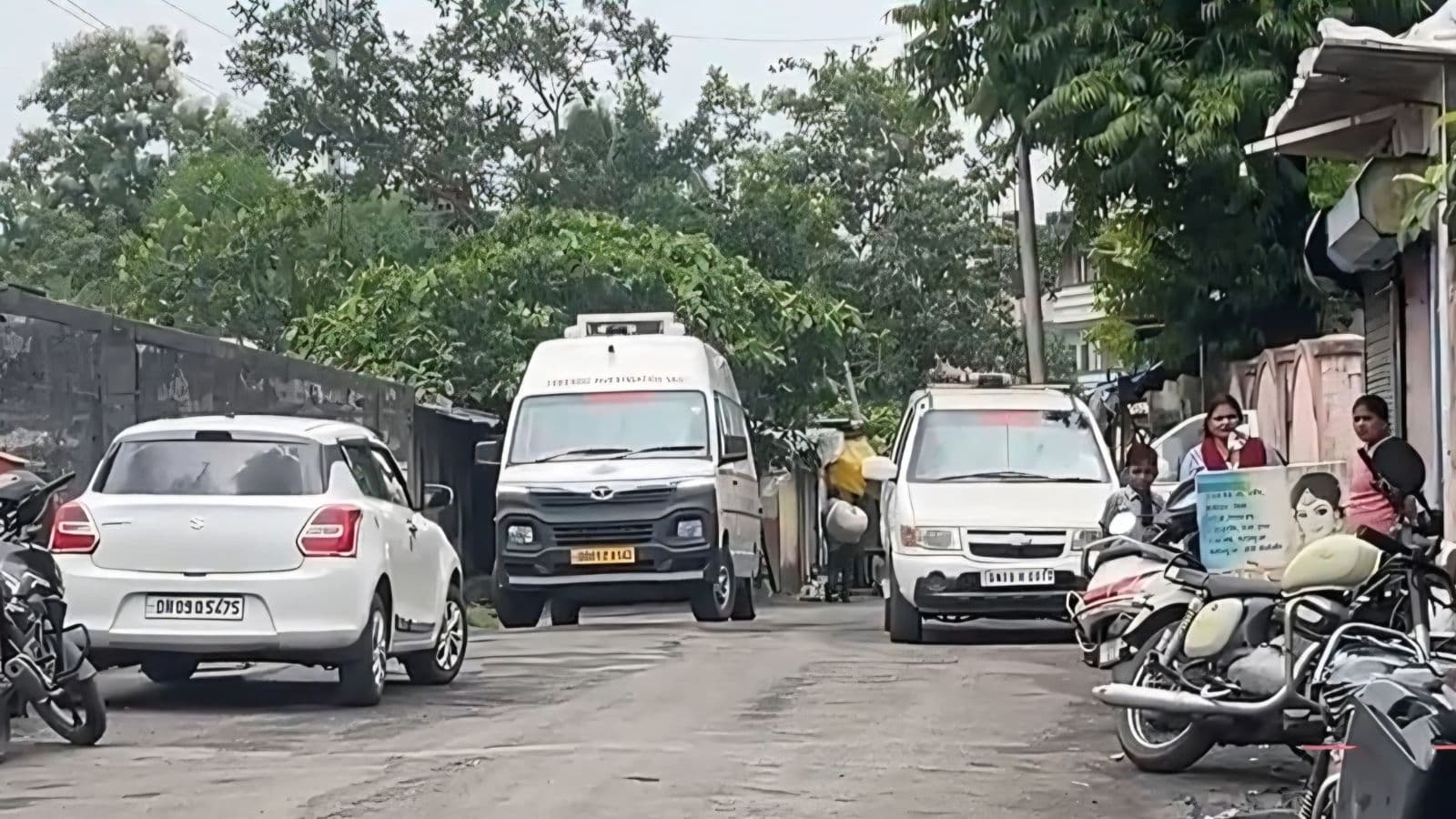 घटनास्थल पर पहुंची पुलिस