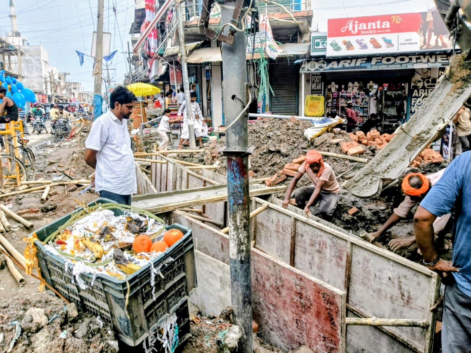 बड़हरिया बाजार में नाला निर्माण का भी वजह 
