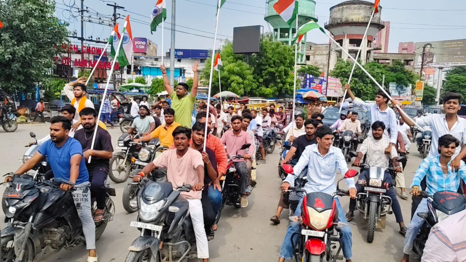 'भारत माता की जय' के नारों के बीच निकली अंतिम यात्रा