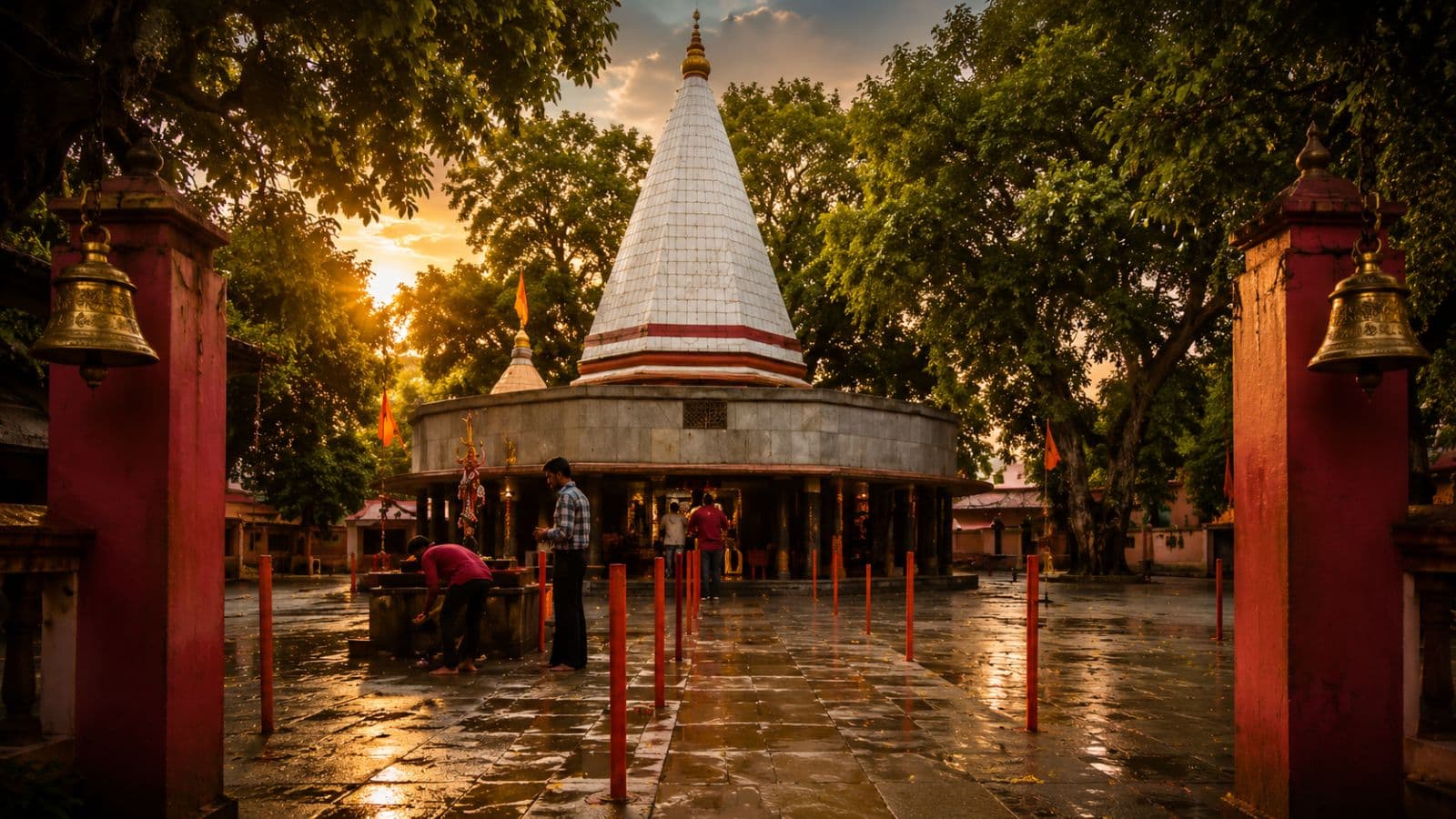 महाराजगंज का इटहिया शिव मंदिर, सावन में जुटती है भारी भीड़

