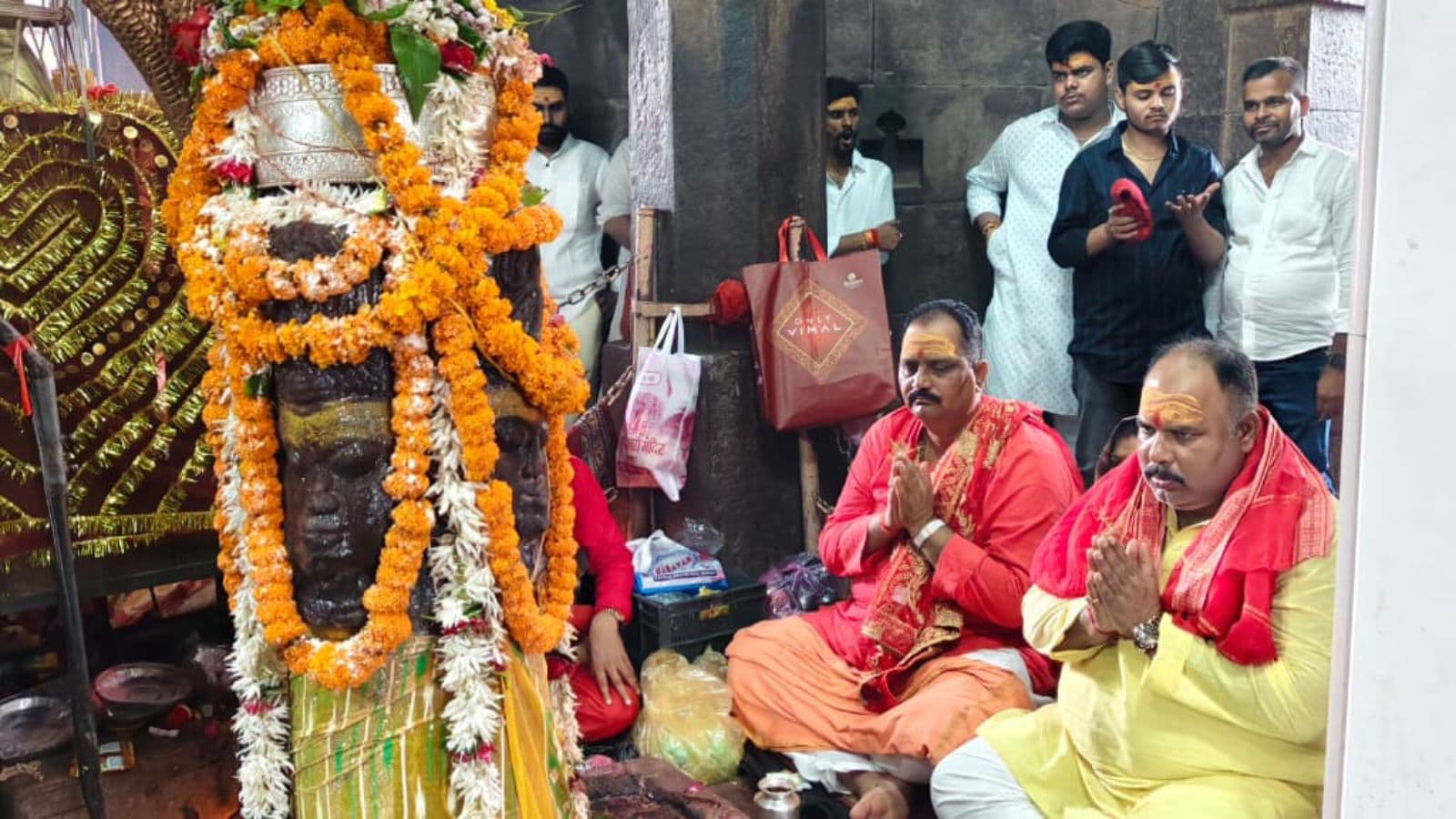 दी जाती है बकरे की रक्तहीन बलि
