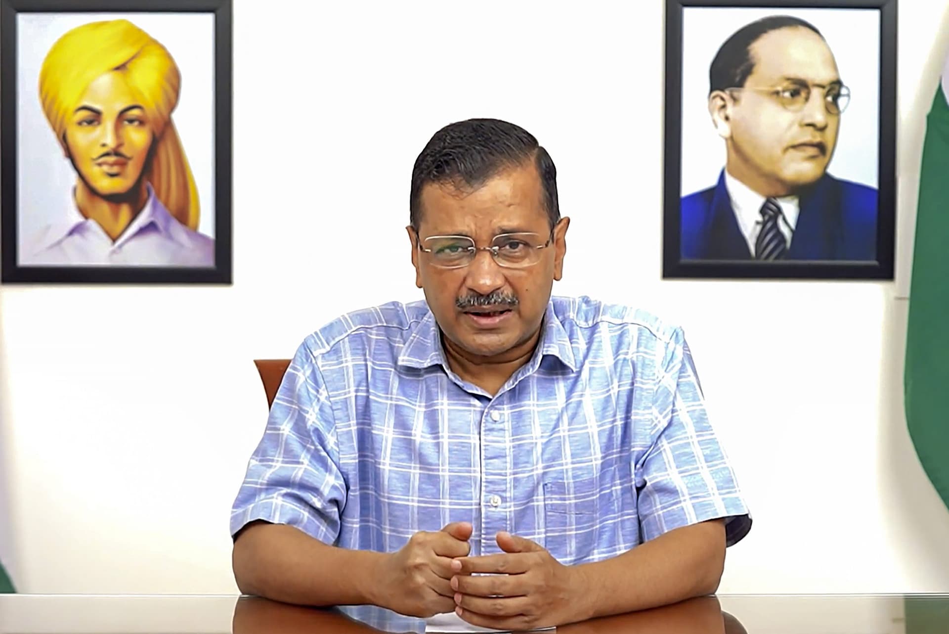 ईडी को पत्र लिखकर अरविंद केजरीवाल मध्य प्रदेश रवाना, सिंगरौली में करेंगे रोड शो ईडी को पत्र लिखकर अरविंद केजरीवाल मध्य प्रदेश रवाना, सिंगरौली में करेंगे रोड शो