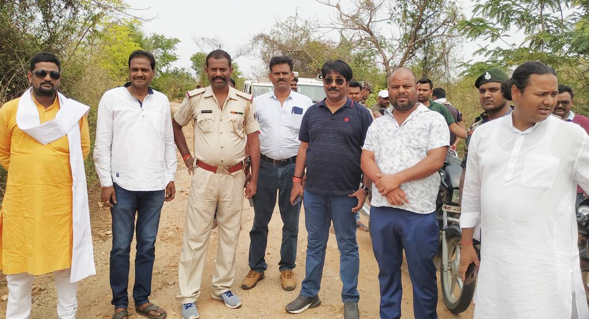 Jamui: पति को फोन कर पहले बुलाया ससुराल, फिर पत्नी ने मायके वालों संग मिल कर उठाया खौफनाक कदम Jamui: पति को फोन कर पहले बुलाया ससुराल, फिर पत्नी ने मायके वालों संग मिल कर उठाया खौफनाक कदम