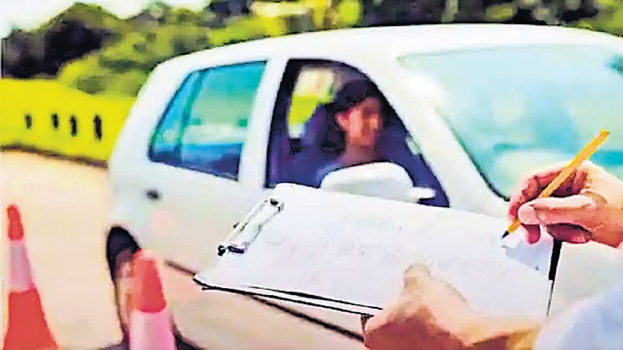 बिहार में फेल फिटनेस पर प्रतिदिन 50 रुपये का जुर्माना माफ, परिवहन विभाग ने सभी डीटीओ को जारी किया निर्देश बिहार में फेल फिटनेस पर प्रतिदिन 50 रुपये का जुर्माना माफ, परिवहन विभाग ने सभी डीटीओ को जारी किया निर्देश
