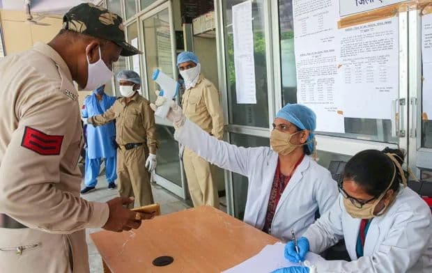 Coronavirus News: बंगाल में कोरोना से हाहाकार, 24 घंटे में 58 की मौत, मरीजों की संख्या 10 हजार के पार Coronavirus News: बंगाल में कोरोना से हाहाकार, 24 घंटे में 58 की मौत, मरीजों की संख्या 10 हजार के पार