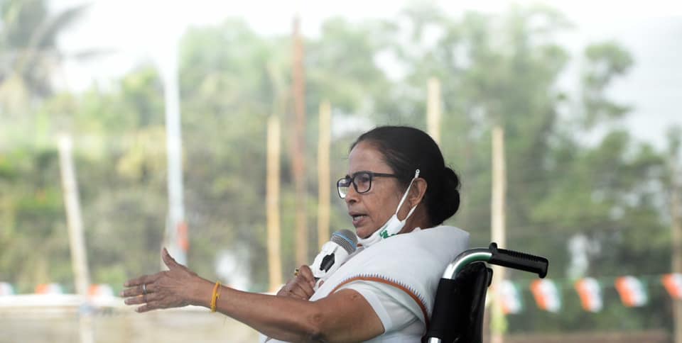 Bengal Election News: TMC सुप्रीमो ममता बनर्जी ने मानी BJP नेता को फोन करने की बात, कहा- ‘इसमें कोई बुराई नहीं’ Bengal Election News: TMC सुप्रीमो ममता बनर्जी ने मानी BJP नेता को फोन करने की बात, कहा- ‘इसमें कोई बुराई नहीं’