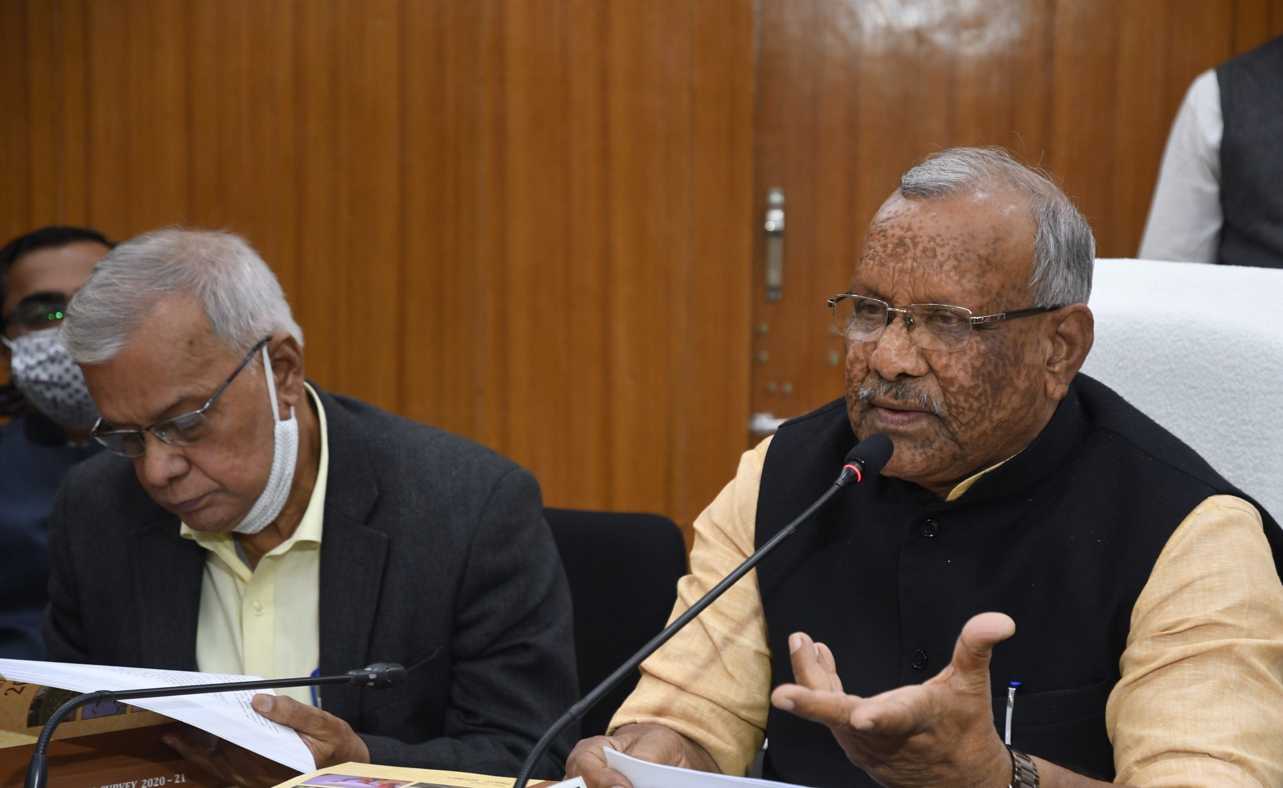बिहार के लोगों को ‘गाय का दूध पसंद बा’, आर्थिक सर्वेक्षण रिपोर्ट में जिक्र- सूबे के किसानों को दुग्ध उत्पादन से भी कमाई बिहार के लोगों को ‘गाय का दूध पसंद बा’, आर्थिक सर्वेक्षण रिपोर्ट में जिक्र- सूबे के किसानों को दुग्ध उत्पादन से भी कमाई