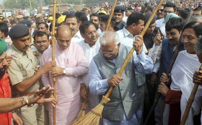 हरियाणा में खट्टर ने की स्वच्छ अभियान की शुरुआत