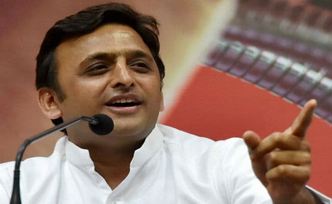 सपा का अच्छा प्रदर्शन साम्प्रदायिक ताकतों की हार की निशानी: अखिलेश