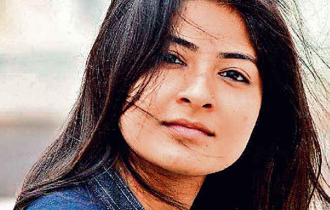 …ताकि ठिठक जायें हर मनचले के कदम