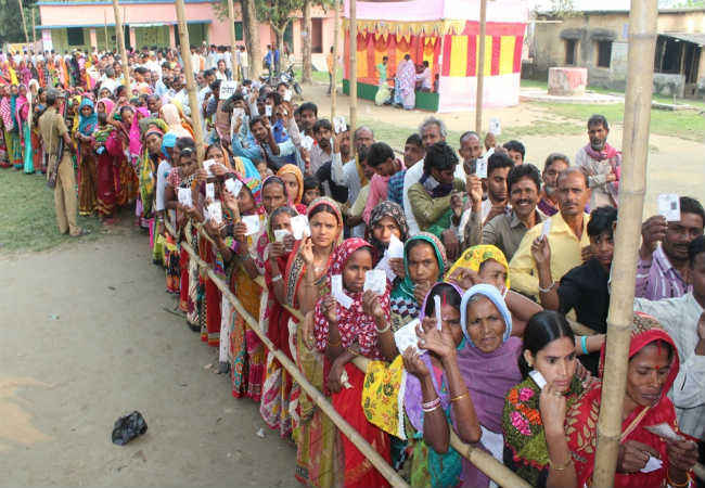 बिहार चुनाव : अंतिम चरण में टूटा रिकॉर्ड, कुल 60% वोटिंग, लालू ने ठाेका 190 सीटों पर दावा