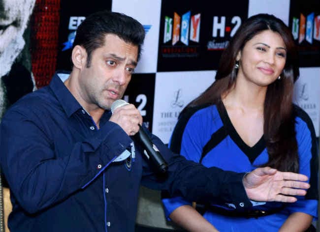 जानें ”हेट स्टोरी 3” में डेजी शाह के हॉट अवतार को लेकर क्या बोले सलमान ? VIDEO