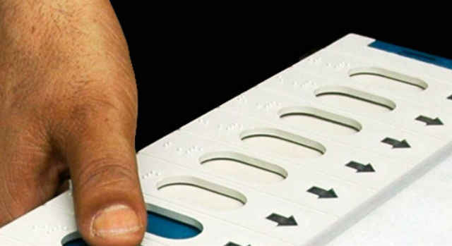 बिहार चुनाव में खूब दबा नोटा का बटन