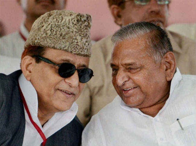 ‘गाय प्रेमी” हैं आजम खां : मुलायम