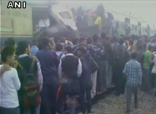 पलवल में दो ट्रेनें टकराई, ड्राइवर की मौत, 100 घायल