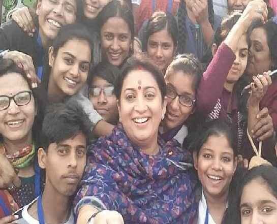 असम में महिलाओं के खिलाफ बढ़ रहा है अत्याचार : ईरानी