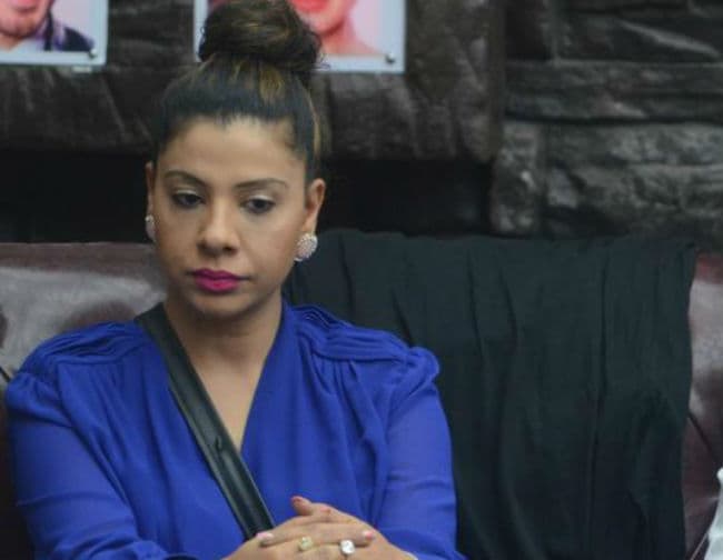 बिग बॉस हल्ला बोल :फिल्मी स्टाइल में घर से बेघर हो गई ''हंगामा क्वीन'' संभावना सेठ...