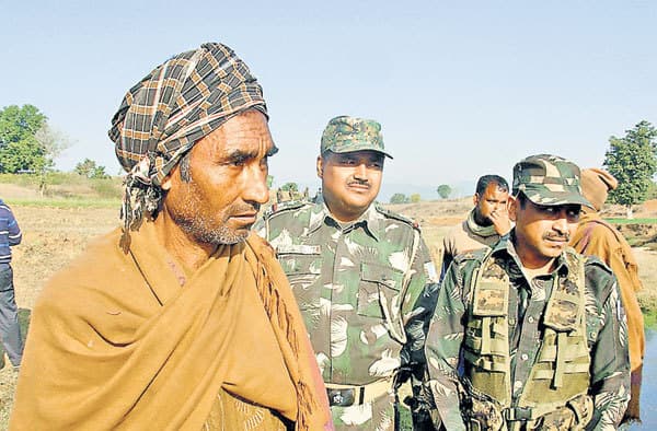 गुमला में सात की मौत: बड़े भाई ने कहा – झूठी खबर है, मेरा भाई पागल है