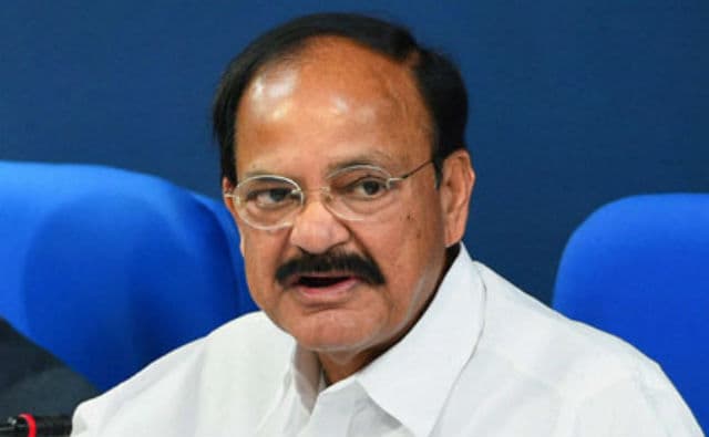 राजनीति विकास पर हावी होती जा रही है : सरकार