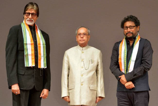 राष्ट्रपति भवन में ”पीकू” का प्रदर्शन, राष्ट्रपति प्रणब मुखर्जी को पसंद आई फिल्म
