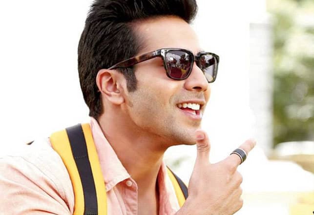 बैडमिंटन खिलाडी साइना नेहवाल भी देखना चाहती हैं वरुण की ”ABCD 2”