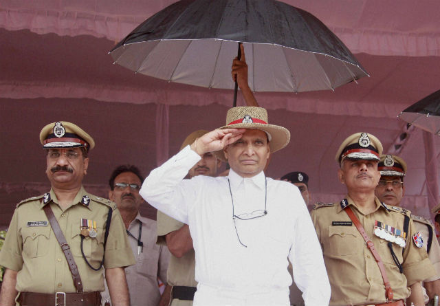 भारतीय रेल ने अपना 50,000वां रेल डब्बा पेश किया भारतीय रेल ने अपना 50,000वां रेल डब्बा पेश किया