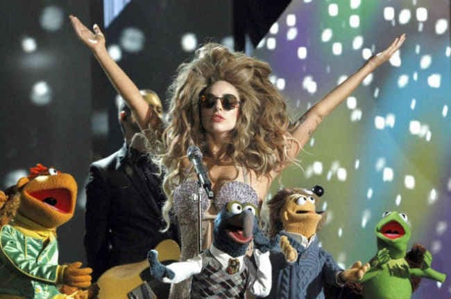 मैडिसन स्क्वायर गार्डन में मंच पर दिखीं लेडी गागा