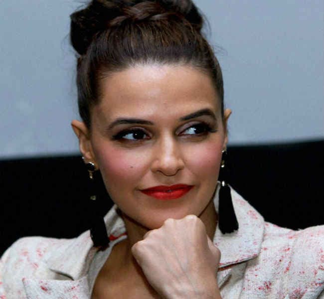 ''जूली'' से खासा सुर्खियों में आई थी नेहा धूपिया