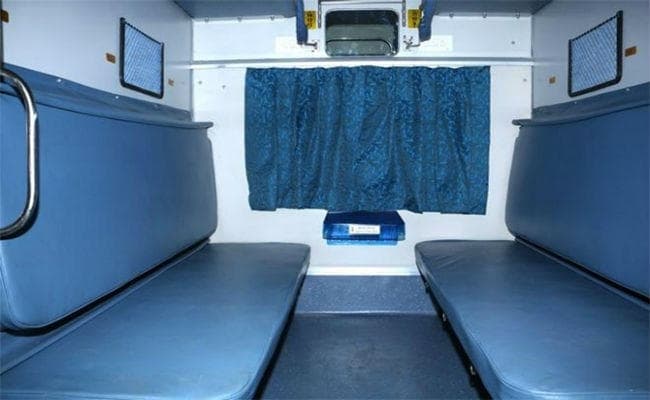 चाय,सूप की वेंडिग मशीन के साथ कई नयी सुविधाओं से लैस है हमसफर एक्सप्रेस