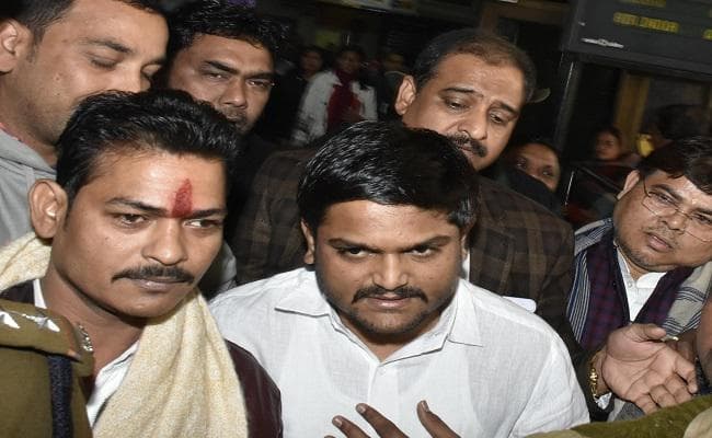 हार्दिक पटेल को एयरपोर्ट से वापस उदयपुर भेजा गया