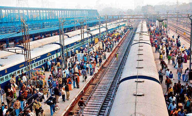 रेलवे को बदहाली से उबारने की चुनौती रेलवे को बदहाली से उबारने की चुनौती