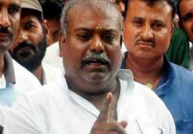 बिहार : फरार RJD MLA को सरेंडर करने के लिए कोर्ट ने 30 दिन की मोहलत दी