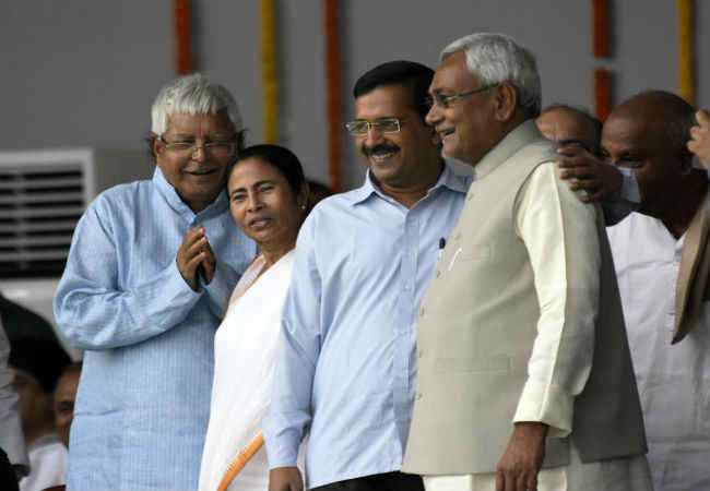 पश्चिम बंगाल में ममता, असम में कांग्रेस के खिलाफ लड़ेंगे नीतीश !