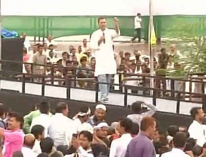 PM मोदी पर राहुल का तीखा हमला, बुलेट ट्रेन पर चलेंगे ‘सूटेड बूटेड” दोस्त