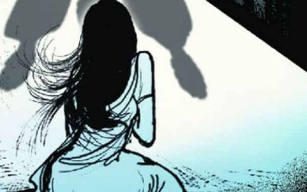 UP में हाईवे पर मां-बेटी के साथ दुष्कर्म, पूरा थाना सस्पेंड, मायावती ने मांगा अखिलेश का इस्तीफा