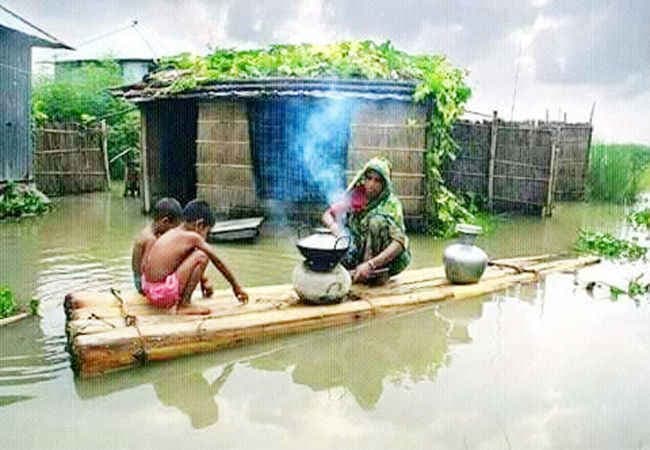 लोकनायक जेपी का गांव भी बाढ़ की चपेट में, गांव वालों को मदद का इंतजार
