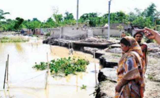 मालदा : बाढ़ से हालात और बिगड़े, अब तक दो की मौत
