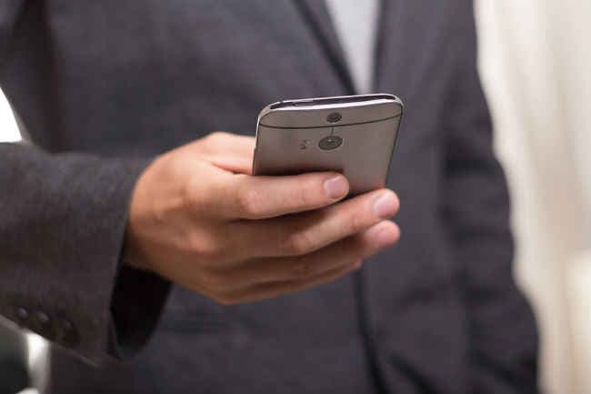 रिलायंस जियो ने एयरटेल के ‘ट्रैफिक की सुनामी” का दावा खारिज किया