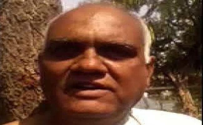 गुजरात की झुग्गी बस्ती में दौरा करने गये भाजपा पार्षद की पिटार्इ, ढहाया जा रहा था अवैध निर्माण