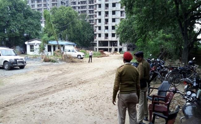 BlackMoney पर वार : झारखंड, बंगाल के एक दर्जन ठिकानों पर छापा, 275 लोगों की टीम कर रही है छापामारी BlackMoney पर वार : झारखंड, बंगाल के एक दर्जन ठिकानों पर छापा, 275 लोगों की टीम कर रही है छापामारी