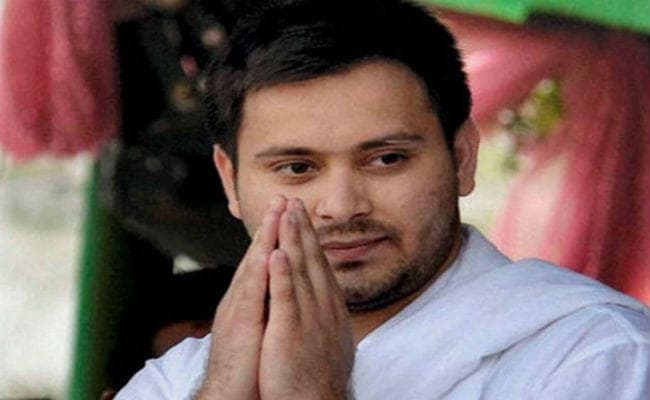 बिहार : ‘भाजपा व मांझी से किसने छुड़ाया हाथ, बताएं नीतीश’ : तेजस्वी प्रसाद