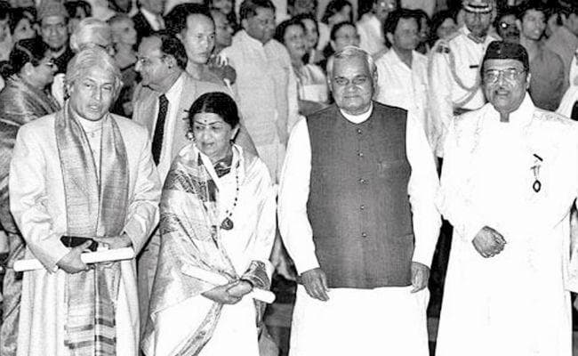 अटल बिहारी वाजपेयी जी का व्यक्तित्व : संयम और शालीनता के साथ पत्रकारिता के पक्षधर
