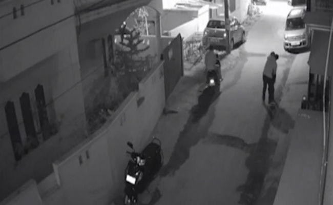 बेंगलुरु छेड़छाड़ मामले में चार गिरफ्तार, कल सीसीटीवी फुटेज आया था सामने